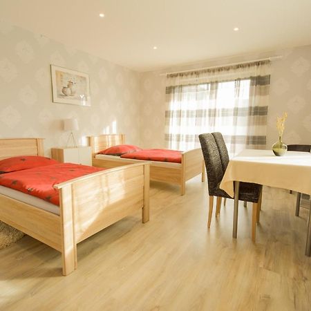 Mainzimmer - Business Apartments Hasloch  Buitenkant foto