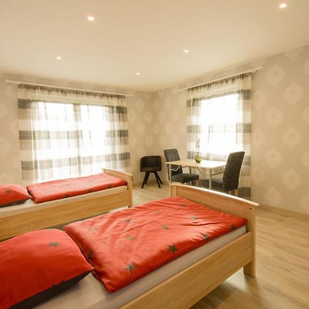 Mainzimmer - Business Apartments Hasloch  Buitenkant foto