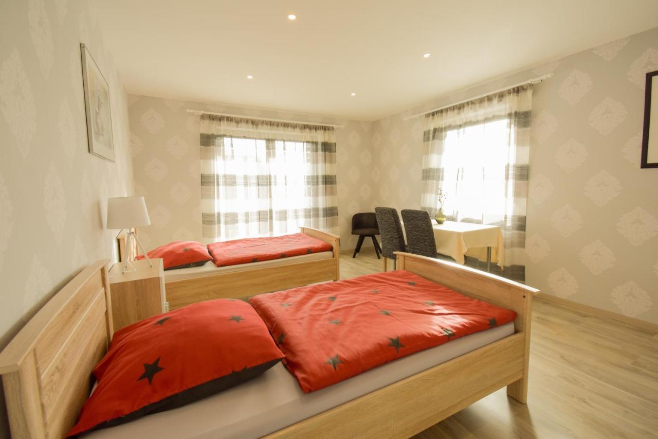 Mainzimmer - Business Apartments Hasloch  Buitenkant foto